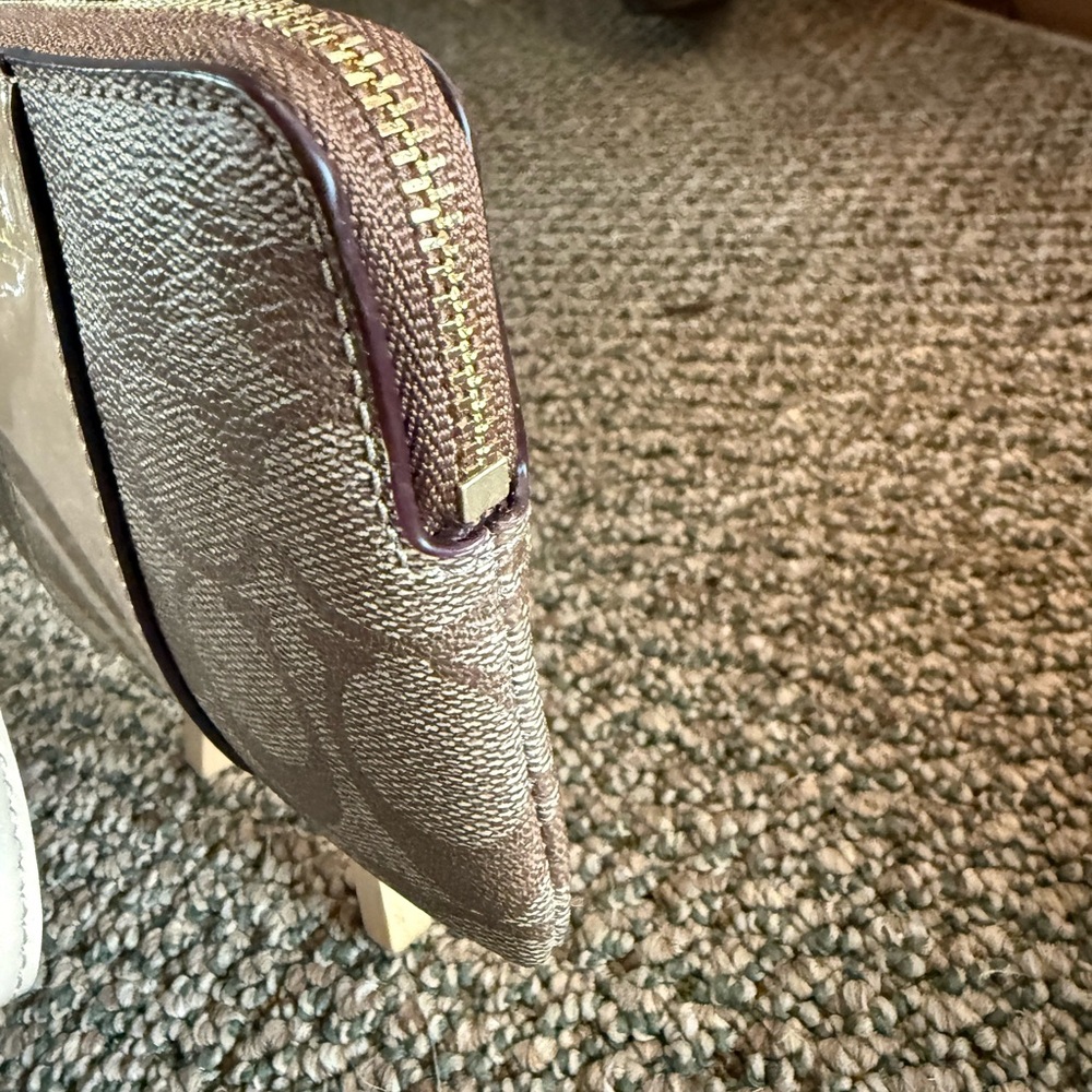 Coach Wristlet - Picture 7 of 9